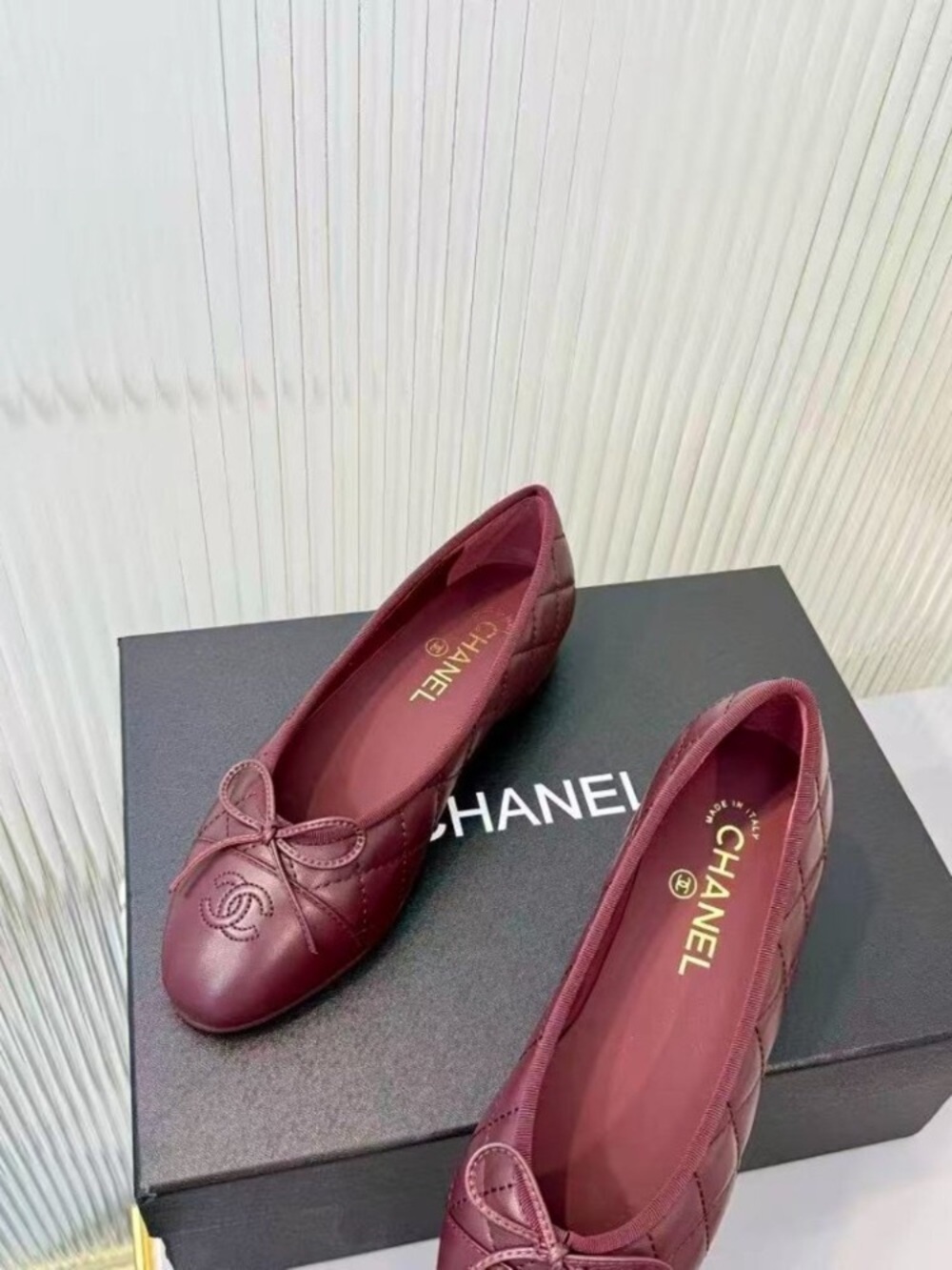 @CHANEL Quilted Burgundy Leather CC Bow Ballet Flats - Picture 4 of 6